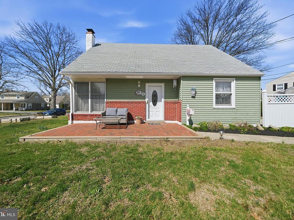 1st image of 1323 Morton Ave