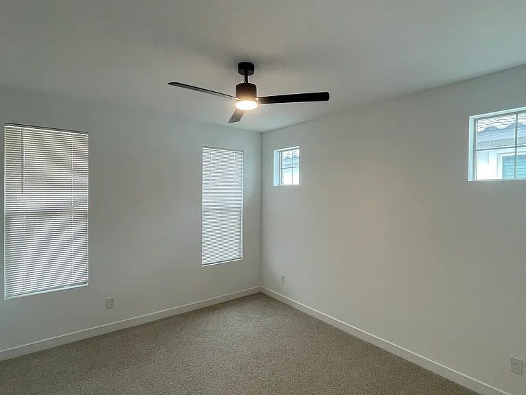 7938 W Griswold Rd — Photo 38