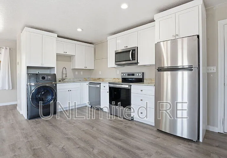 1456 E Russ Way #2 — Photo 2