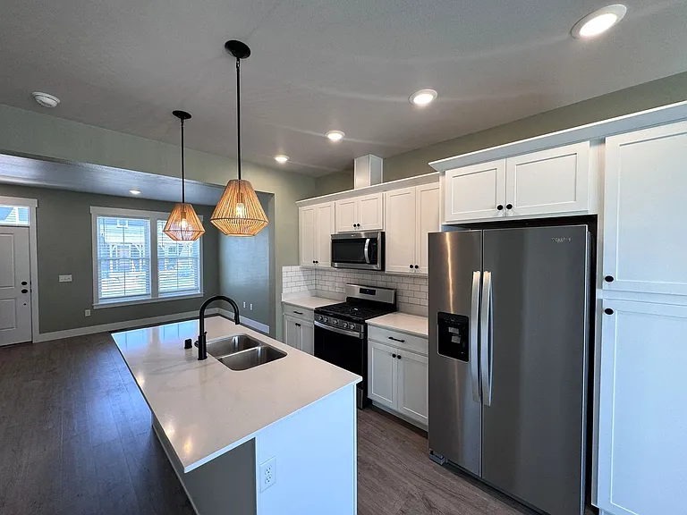 1678 Saint George Blvd — Photo 4