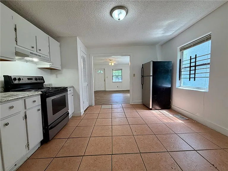 1070 Ollie Cir NW — Photo 2