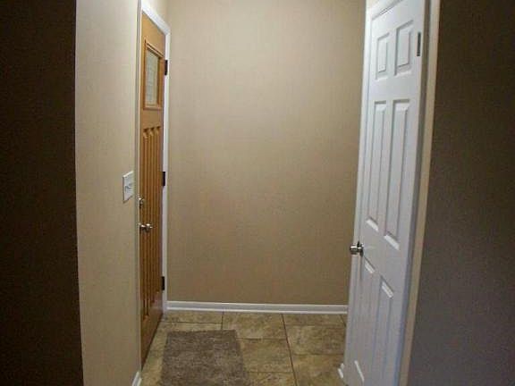 4th image of 1670 Boulevard Dr