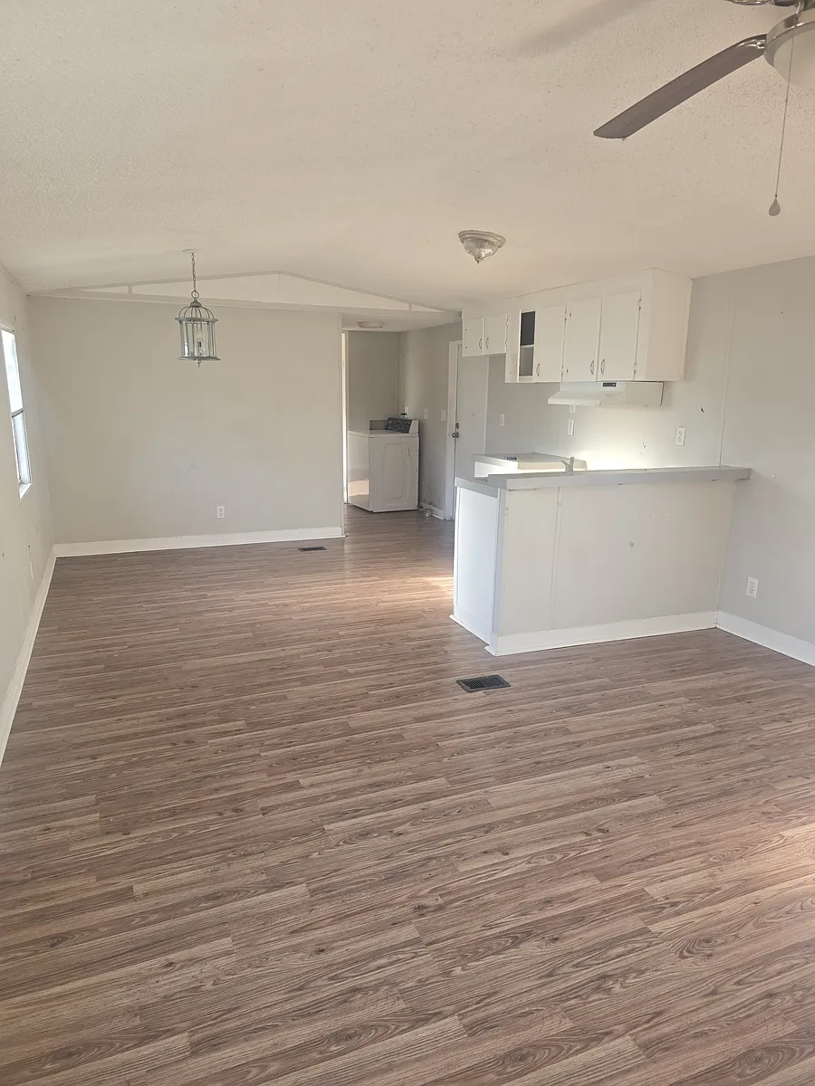 Building Photo - 110 Deborah Dr #4