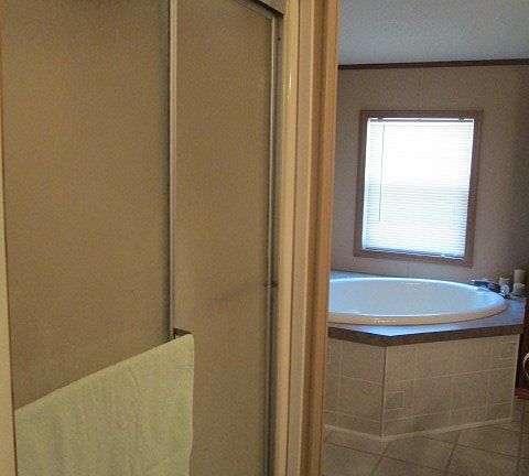 4th image of 1510 McLeod Ln