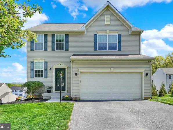1555 Pleader Ln, York, PA 17402