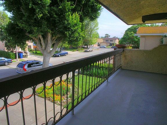 4th image of 6217 Mammoth Ave