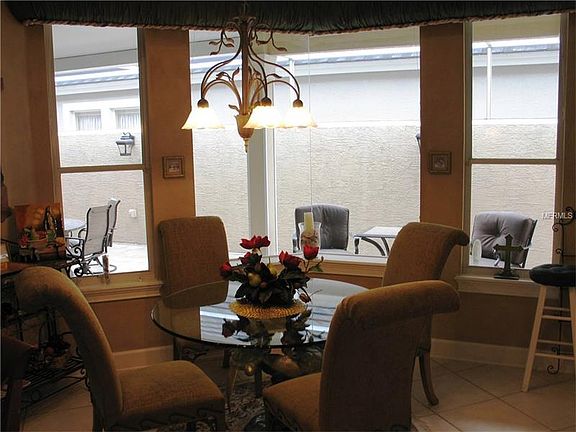 5th image of 324 Lake Brittany Ct