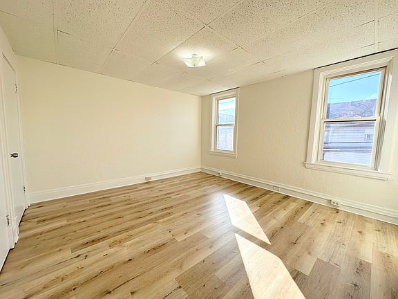 2nd image of 156 Middle St