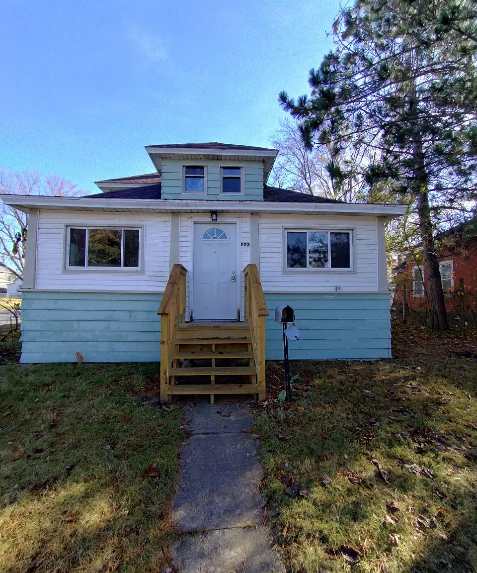 3 bed, 1.5 bath, 1152 sqft, $1,000 — Photo 4