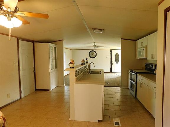 4th image of 722 Whippoorwill Dr