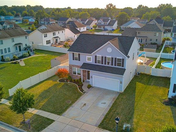 2nd image of 38 Pine Cove Dr