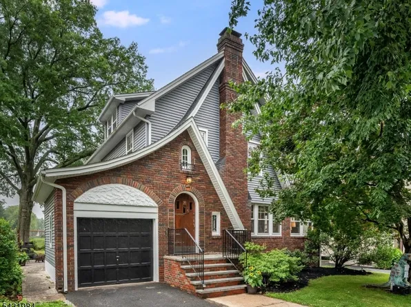 38 Burroughs Way, Maplewood Twp., NJ 07040