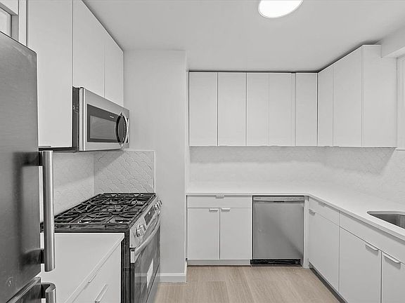 4th image of 5700 Arlington Ave APT 5X