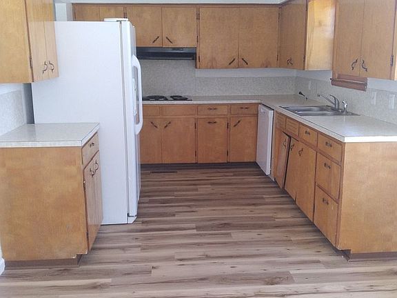 4th image of 215 N Highland Terrace St