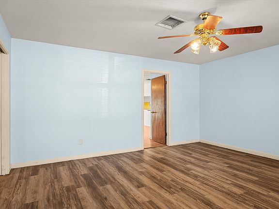 4th image of 4319 48th St