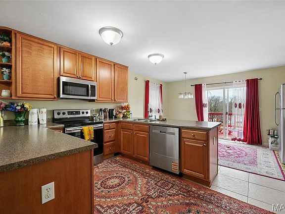 5th image of 1604 Ville Gloria Ln