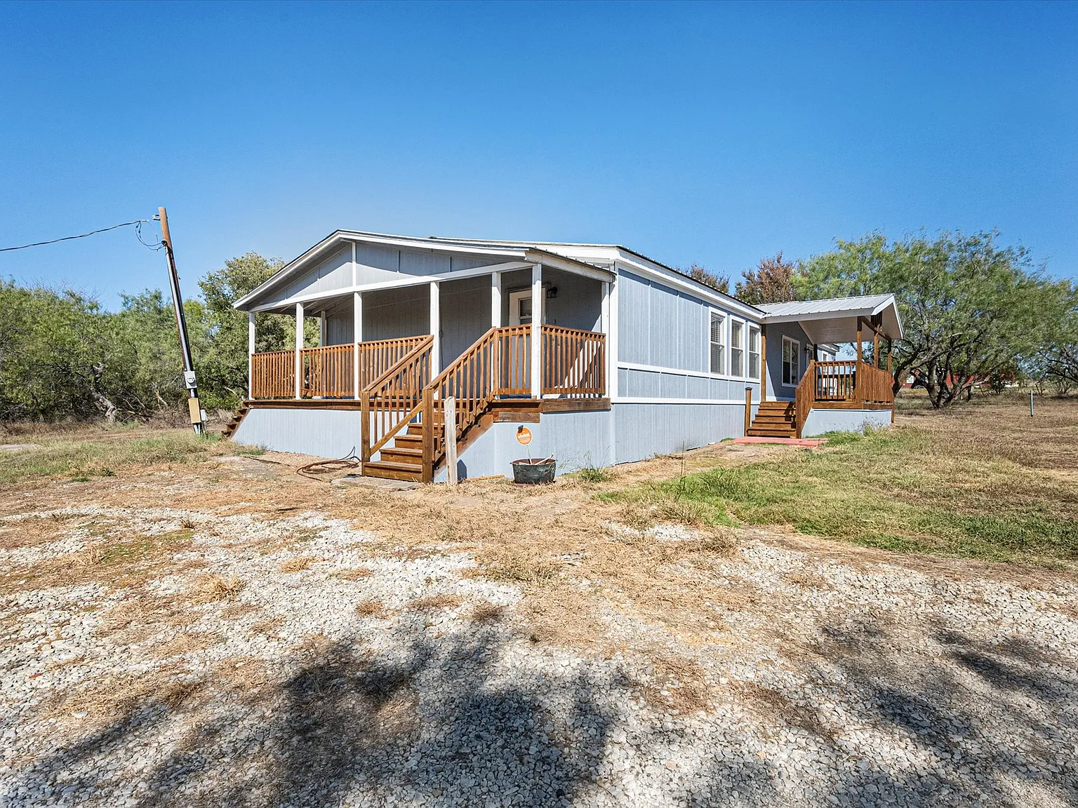 3 bed, 1960 sqft, $2,125 — Photo 3