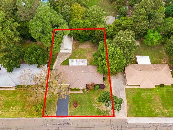 5th image of 2805 Royal Dr