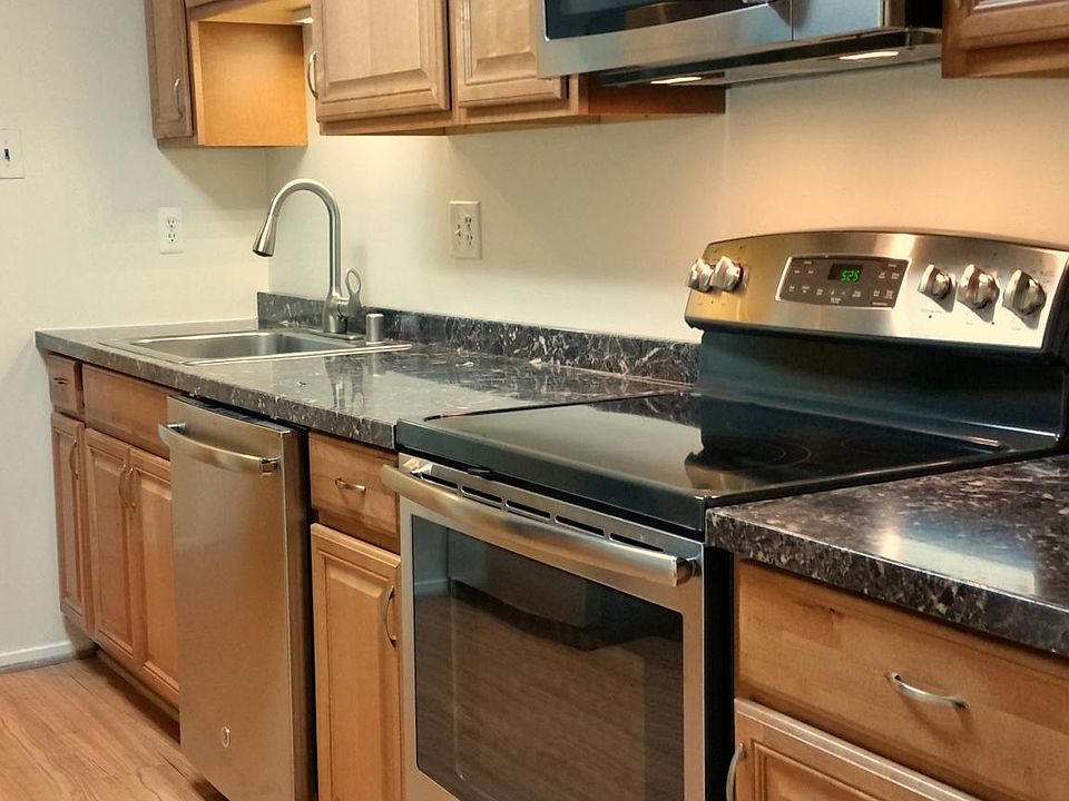 1st image of 521 Florida Ave APT 101