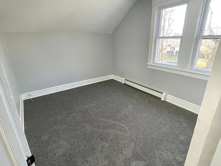 256 Buffalo Ave — Photo 9