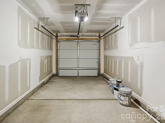 520 Bond St — Photo 27