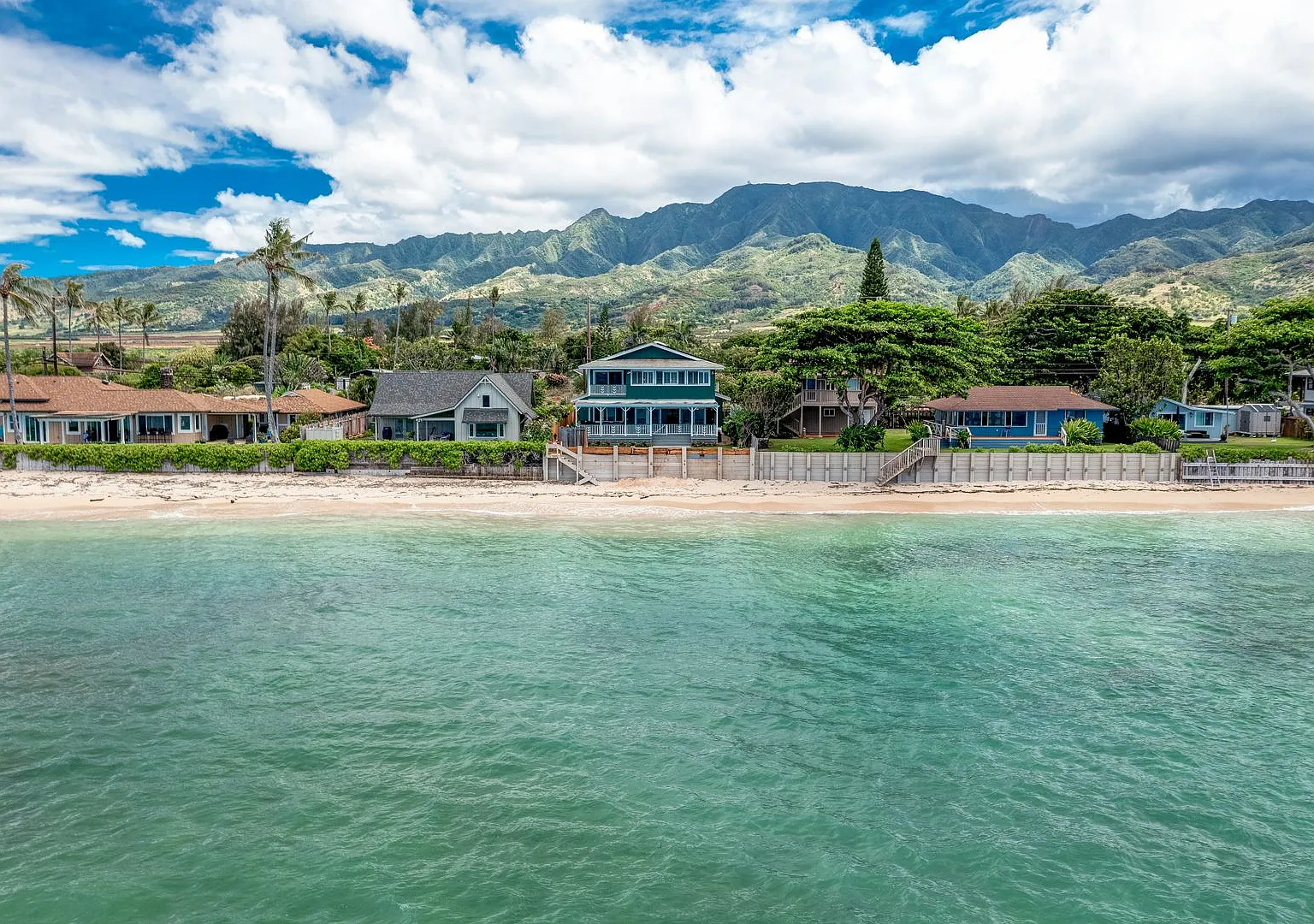 North Shore Oahu Oceanfront Home for Rent — Photo 4