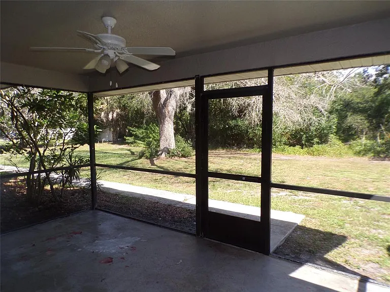 1088 Melville Rd #A — Photo 25