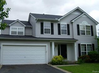 432 Gleneagles Ct, Oxford, MI 48371