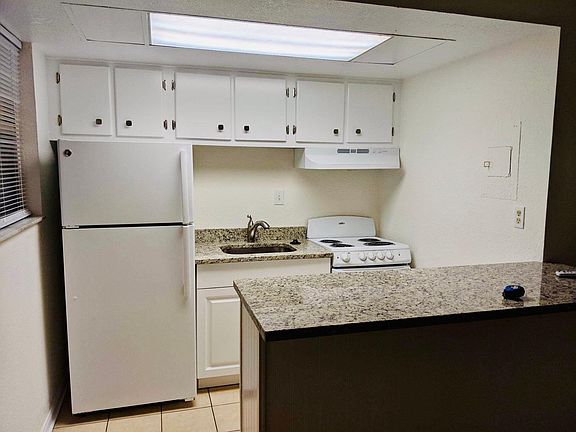 3rd image of 617 Delaney Ave APT 12