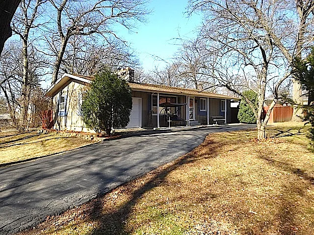 1257 Woodland Dr photo 1