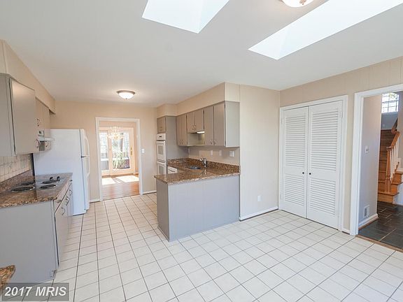 3rd image of 4712 Sunflower Dr