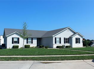 910 Warrior Ridge Ct, Warrenton, MO 63383