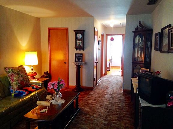 3rd image of 4630 Scott St