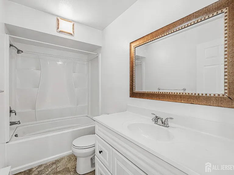 128 Cricket Ln — Photo 18