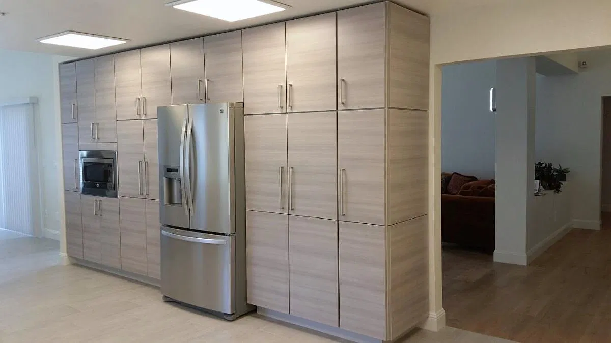 4 bed, 2200 sqft, $7,800 — Photo 3