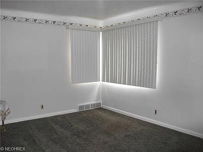 4th image of 2325 Grovewood Ave