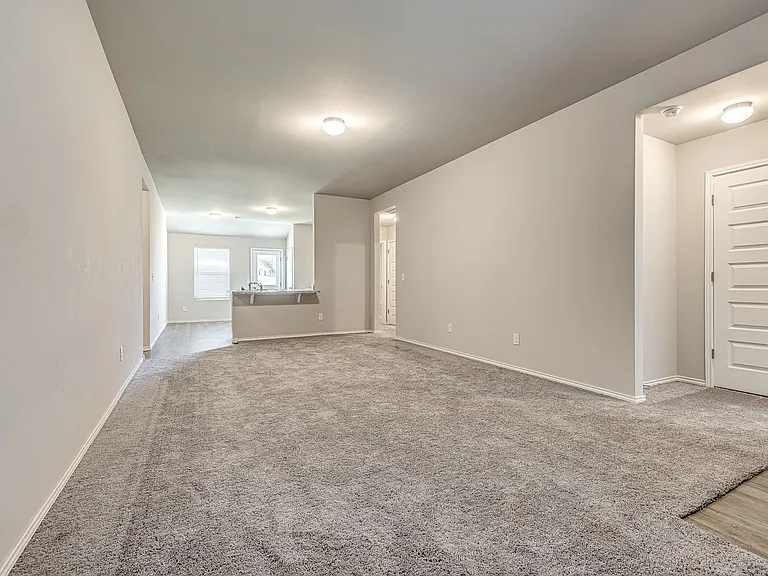 629 W Lola Dr — Photo 3