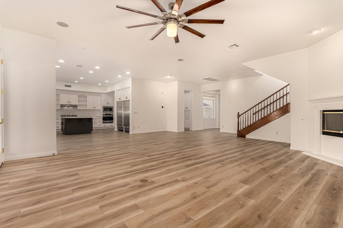 next background image