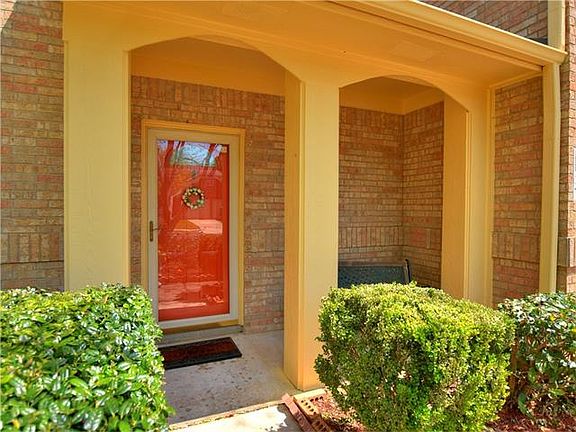 4th image of 2608 Oakwood Glen Dr
