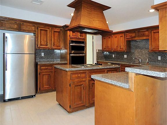 3rd image of 14207 Woodnook Dr