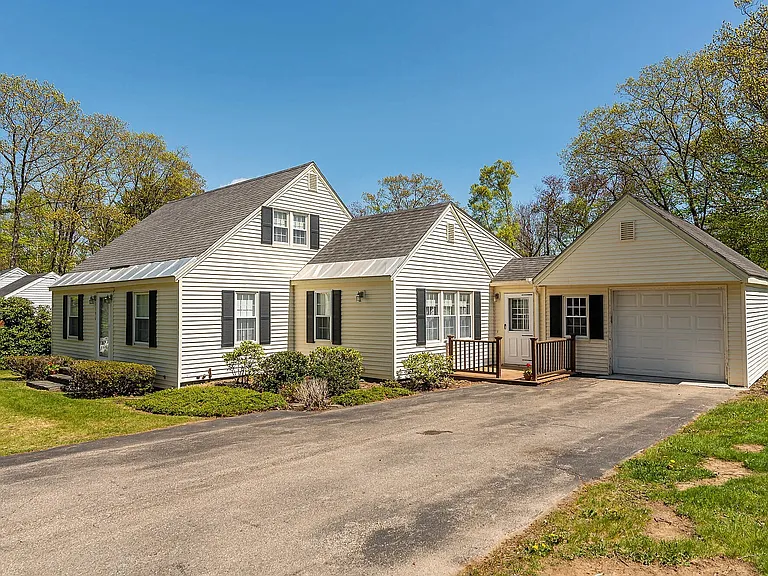 1196 State Rd — Photo 16