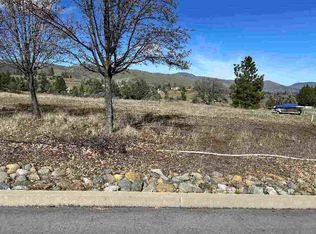 808 Maryhill Cir, Yreka, CA 96097