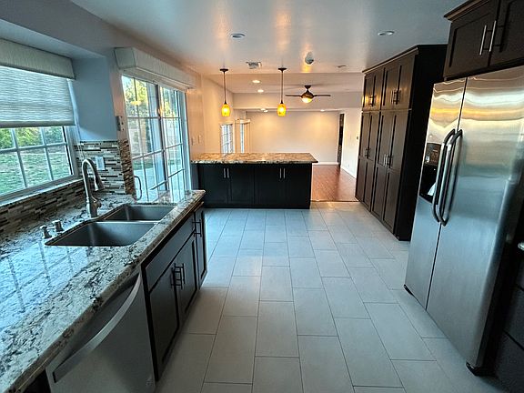 5th image of 5216 Edgeware Dr