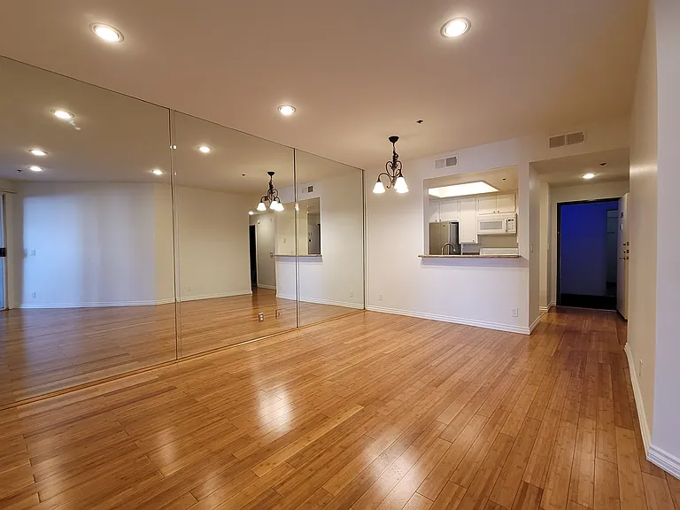 525 S Berendo St #104 — Photo 9