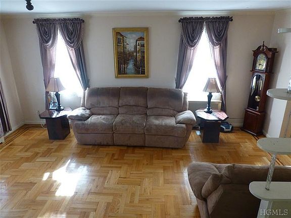 3rd image of 2507 Yates Ave