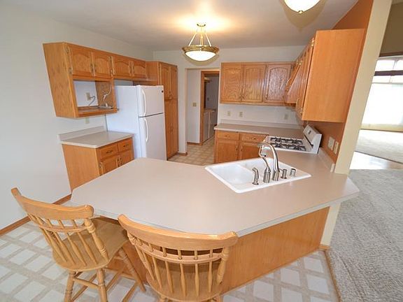 4th image of W208N16481 Saint Andrews Ct