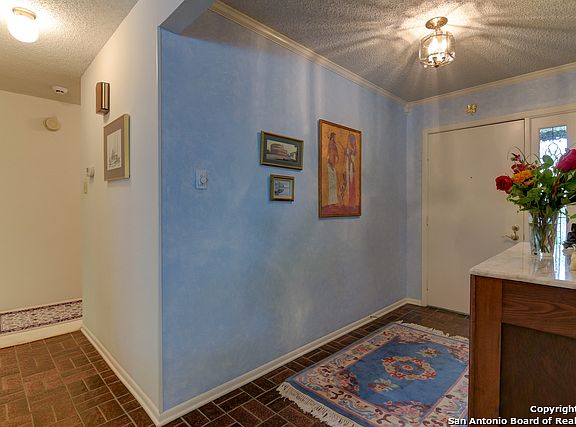 3rd image of 13050 N Hunters Cir