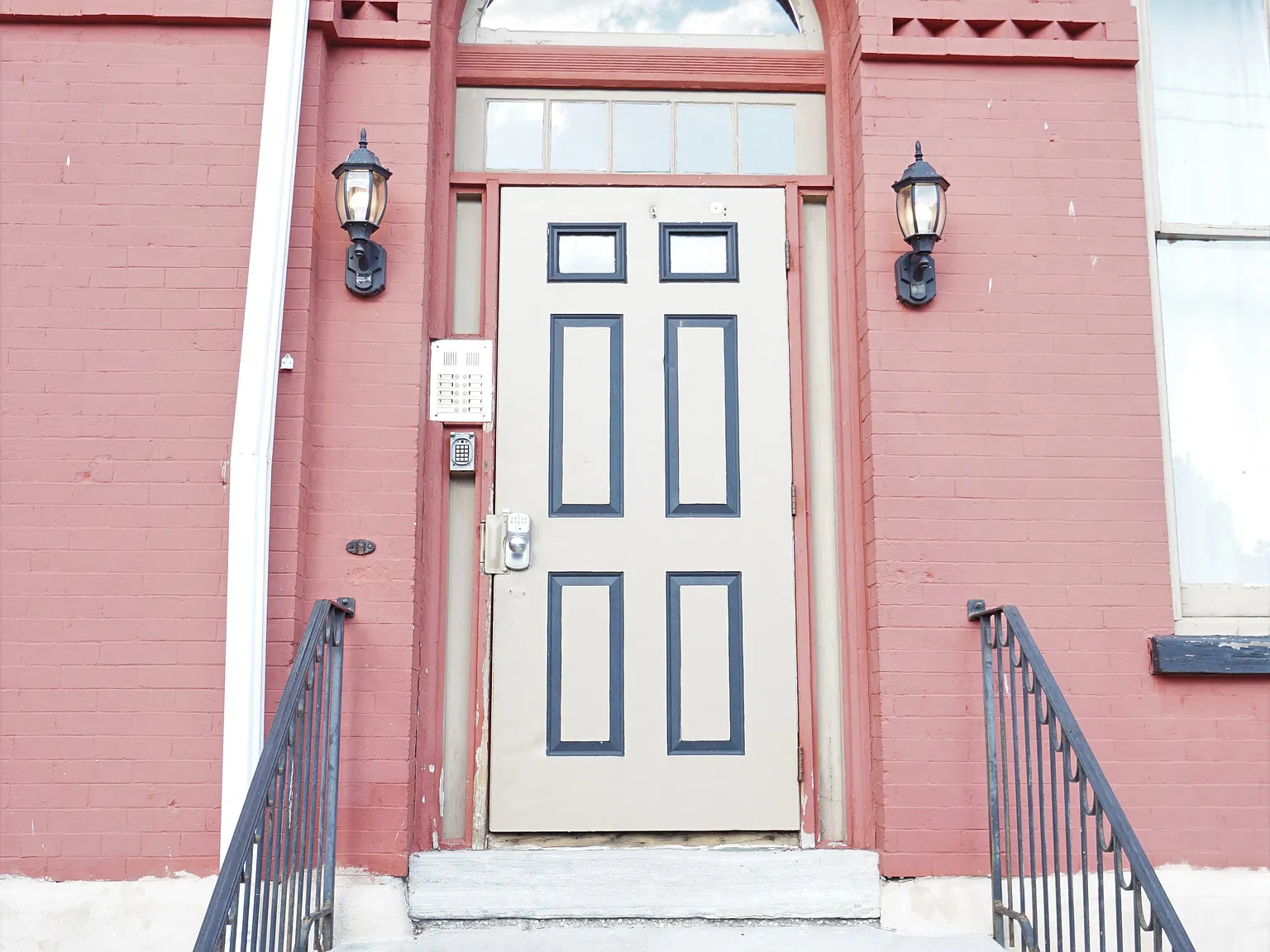 1 bed, 700 sqft, $1,240 — Photo 3
