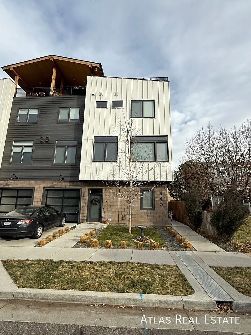Coming Soon Modern 2 Bedroom Townhome With Rooftop Mountain Views In The Heart Of Englewood — Photo 1