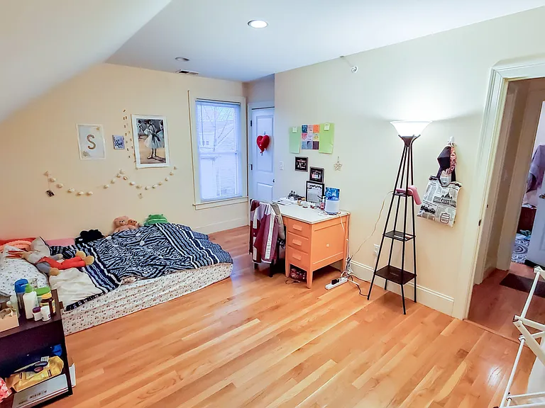 11 Sparhawk St #4 — Photo 4
